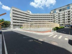 宝安石岩汽车站旁独院分租一二楼1000平一层有装修