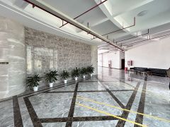 布吉上水径2000平现成装修办公室仓库厂房出租200起分