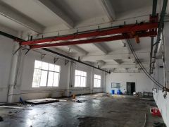 深圳市坪山区坑梓原房东1楼1360平米，带行车可分租厂房出租