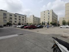 龙华观澜高新工业园红本厂房出租精装修带办公室和大气前台