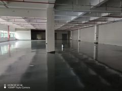 特价出租凫山村新出标准厂房三楼1600方,水电齐全,