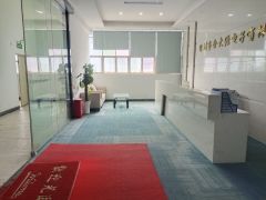 龙华大浪商业中心附近楼上1050平精装修厂房，可分租200平