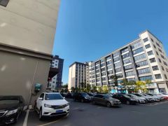 福永和平国际会展中心旁楼上500平方精装修厂房可办公空地大