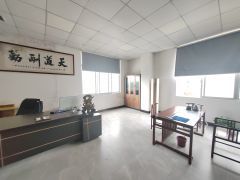 楼上十元厂房出租   水电齐全 精装修  面积1000平米