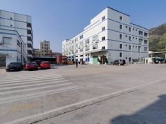 新圩临深楼上现成装修600平办公仓库厂房低价出租可做电池装配