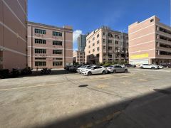 福永塘尾原房东工业园楼上1800平带装修红本厂房出租 可分租