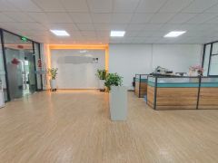 西乡宝田工业园，原房东1400平，带精装修厂房出租，使用率高