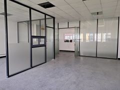 东城实业客用不完分租一楼2000平方 豪华装修 现成水电