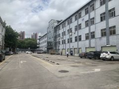 布吉丹竹头立交桥附近一楼1000平厂房仓库出租园区空地大可分