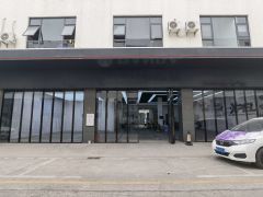 西丽地铁口479平汽车美容店出租 无转让费 可分租