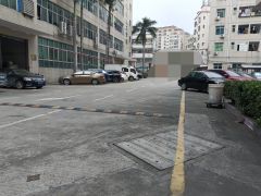 西乡簕竹角原房东楼上880平，有装修，园区大，能进柜车！