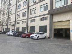常平镇新出一楼1000平米，一楼6米高带行车水电齐全。