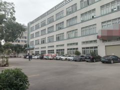 凤岗宏盈工业区带办公室装修标准厂房四楼800平出租水电到车间
